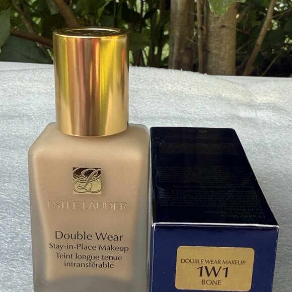 Estée Lauder Double Wear Foundation Cream - 1W1 Bone (1oz) - Picture 2 of 2